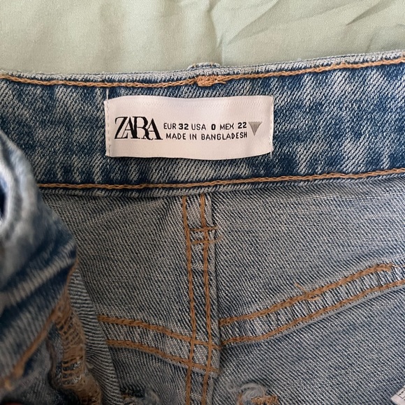 Zara size 0 Jean shorts - Picture 3 of 3
